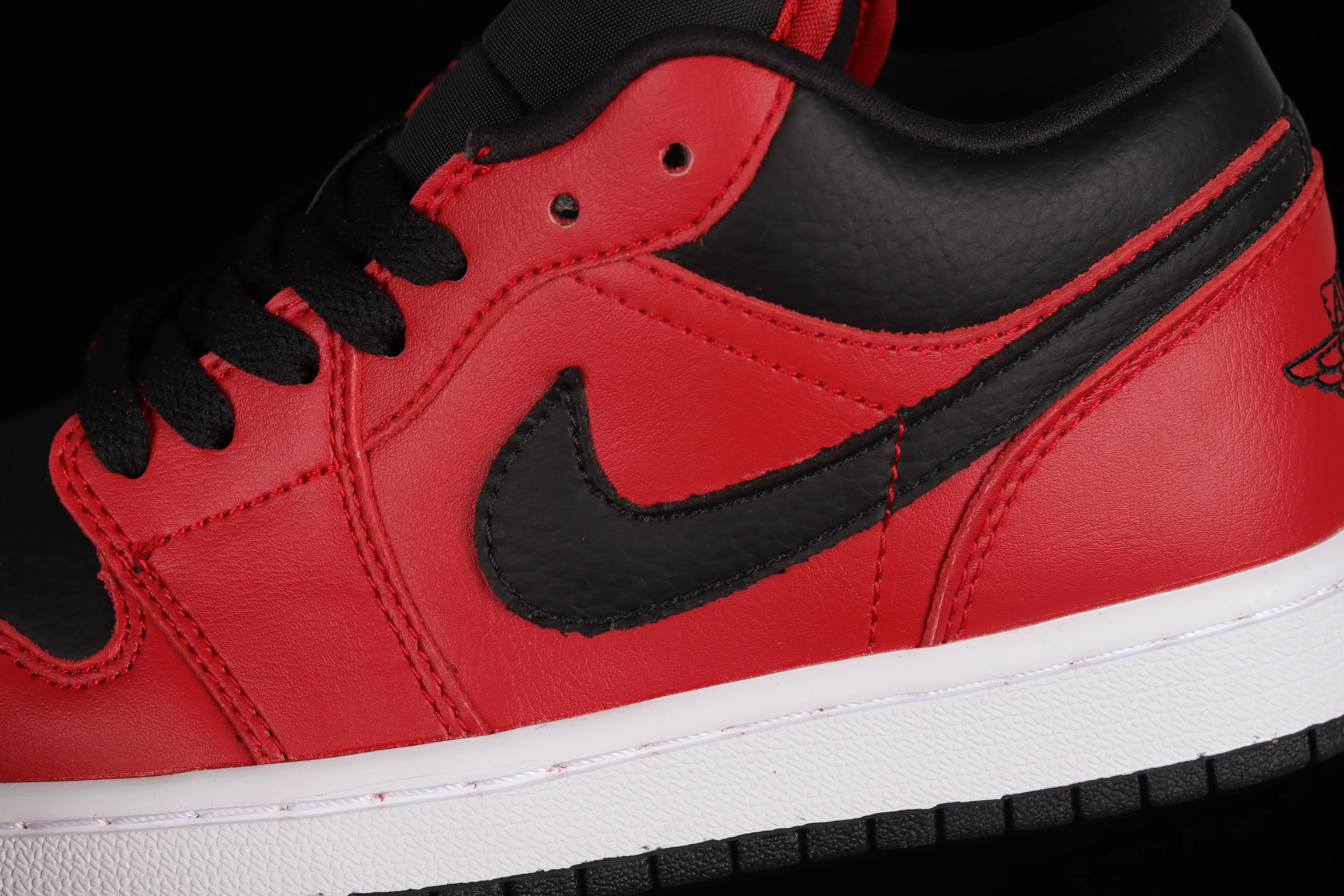All categories Air Jordan Jordan series basketball shoes Air Jordan 1 Low Z version Air Jordan 1 Low AJ1 Joe 1 new black and red low-top cultural basketball shoes 553560-605